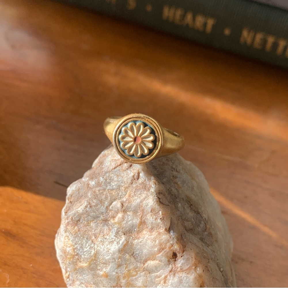 Gold Daisy Ring